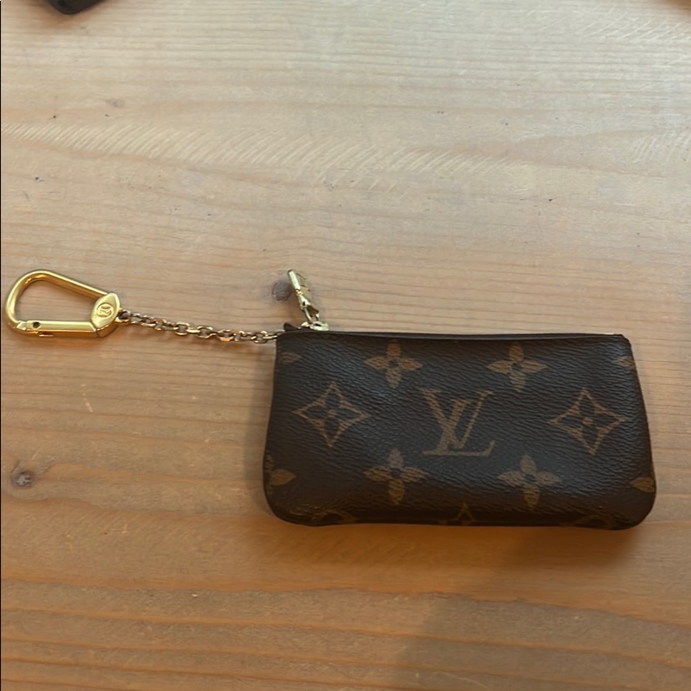 Louis Vuitton Key Pouch - Picture 2 of 8